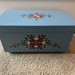 Pleasant Company American Girl Doll Kristen’s Retired Trunk