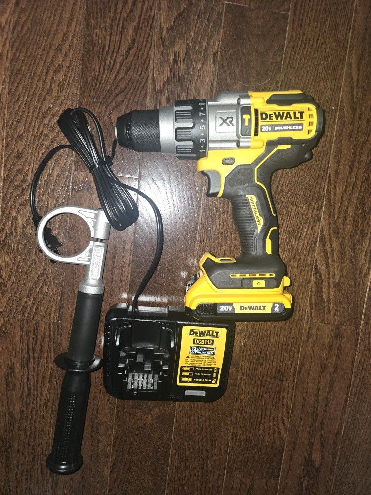 DEWALT DCD998B 20V MAX XR POWER DETECT 1/2 in. Brushless Hammer Drill/Driver  With (1) 2.0Ah Battery And Charger