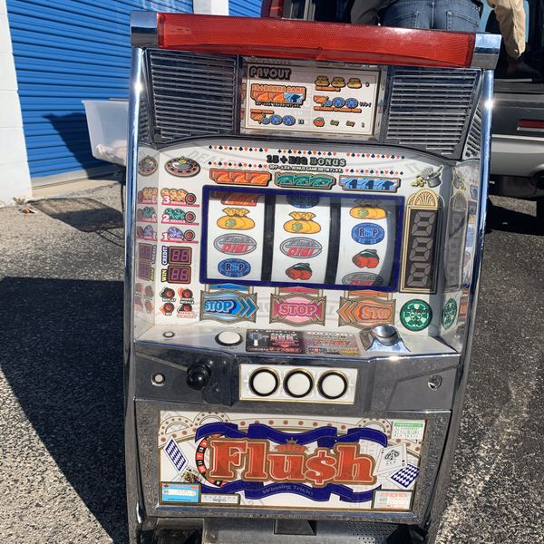 Bellco Digi Flush Slot Machine with tokens for Sale in Las Vegas, NV
