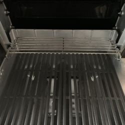 Weber II E 310 Spirit GS4 Grill BBQ Propane Three Burners Very Clean Black And Silver