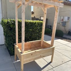 Planter With Lattice Top