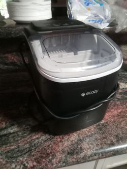 Ice maker still works  great condition