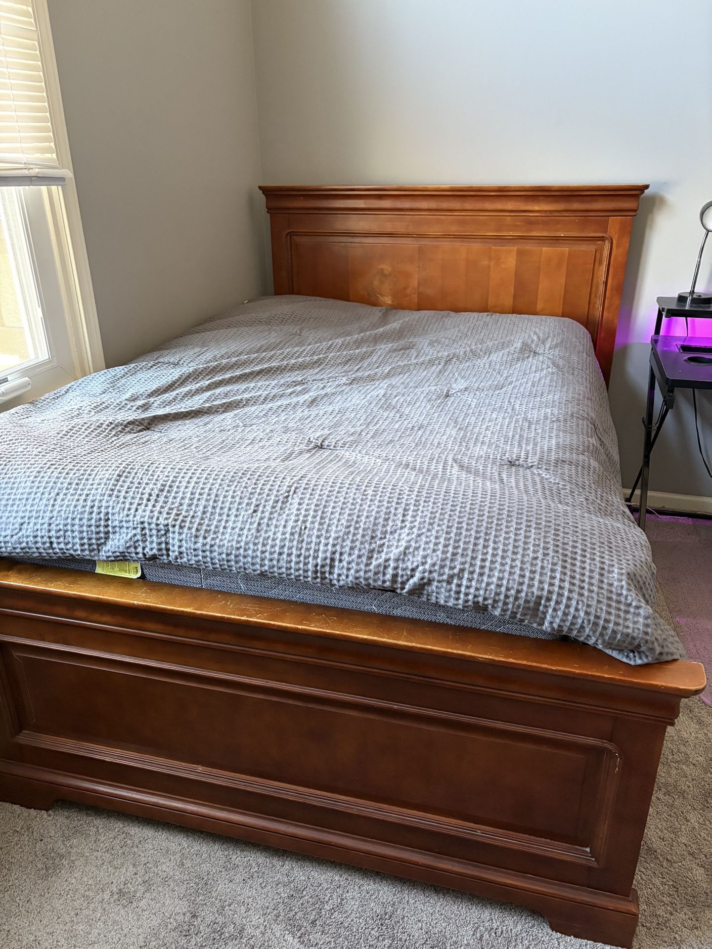 Full Size Bed