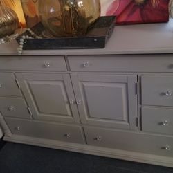 CUTE DRESSER OR BUFFET AT PICKY PINCHERS 3643 5TH AVE N ST PETE OPEN NOON TO 6 FREE DELIVERY 