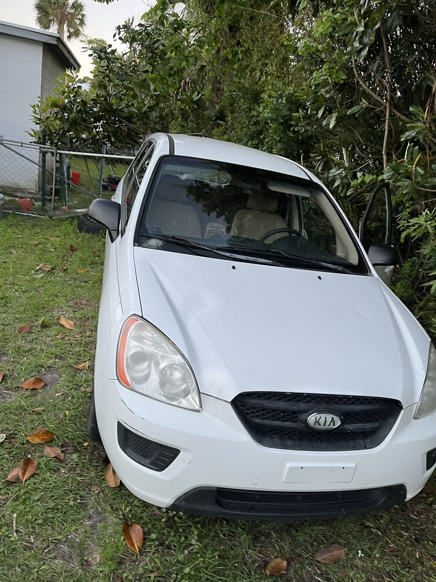 2008 KIA Rondo