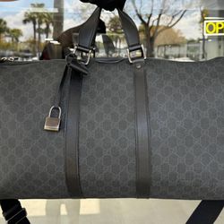 Gucci GG Large Supreme Duffle Bag Gray Black Keys Strap Lock