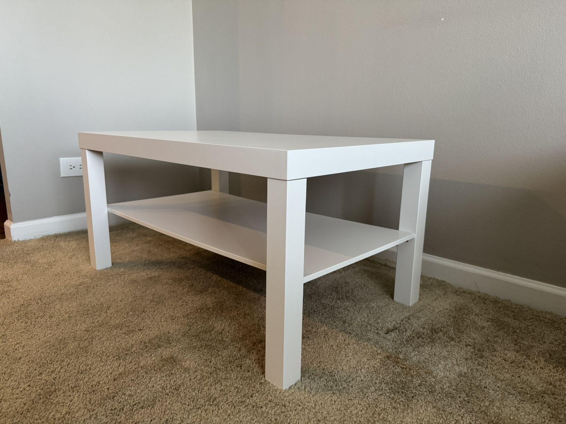 IKEA White Coffee Table – Simple & Stylish