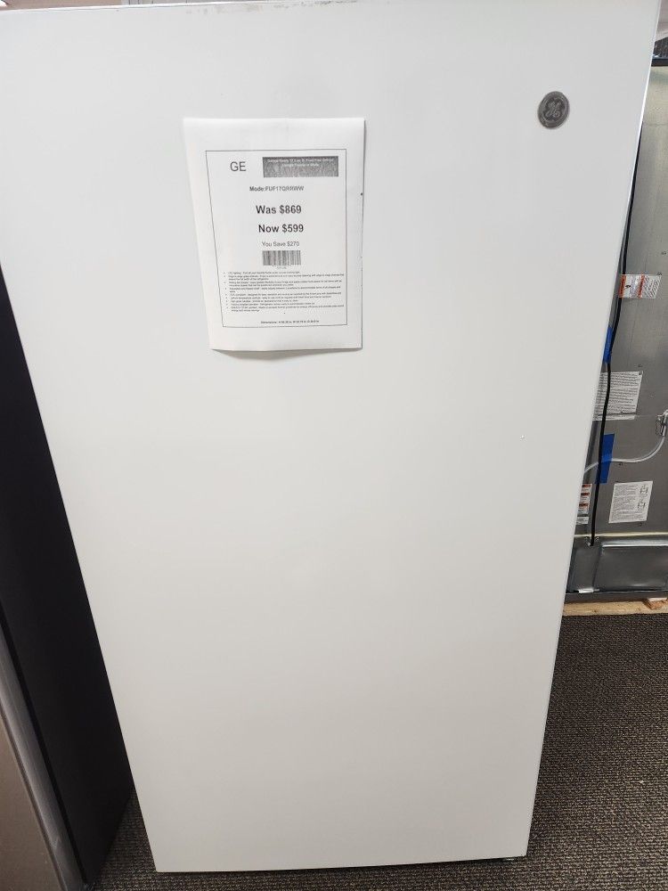 Garage Ready 17.3 cu.ft.Frost Free Defrost Upright Freezer in White