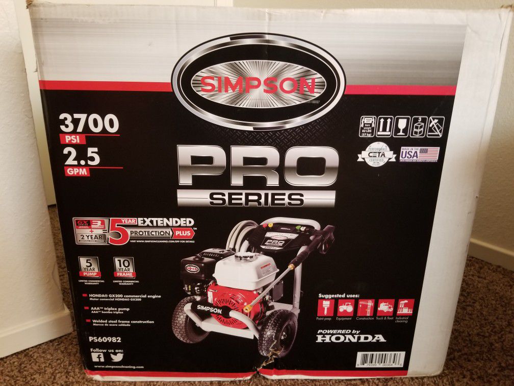 SIMPSON Pro Series 3700-PSI 2.5-GPM Cold Water Gas Pressure Washer with Honda Engine CARB