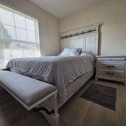 Queen Bed And 2 Night Stands