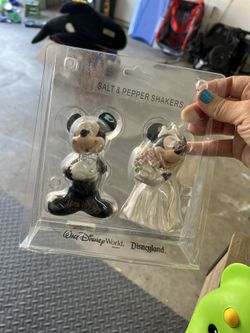 Wedding Mickey And Minnie Salt And Pepper Shakers