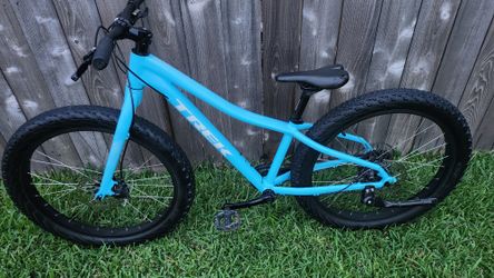 Trek Roscoe 24 " Mountain Bike  (Fat Tire)