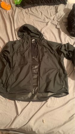 Men’s Nike windbreaker size medium