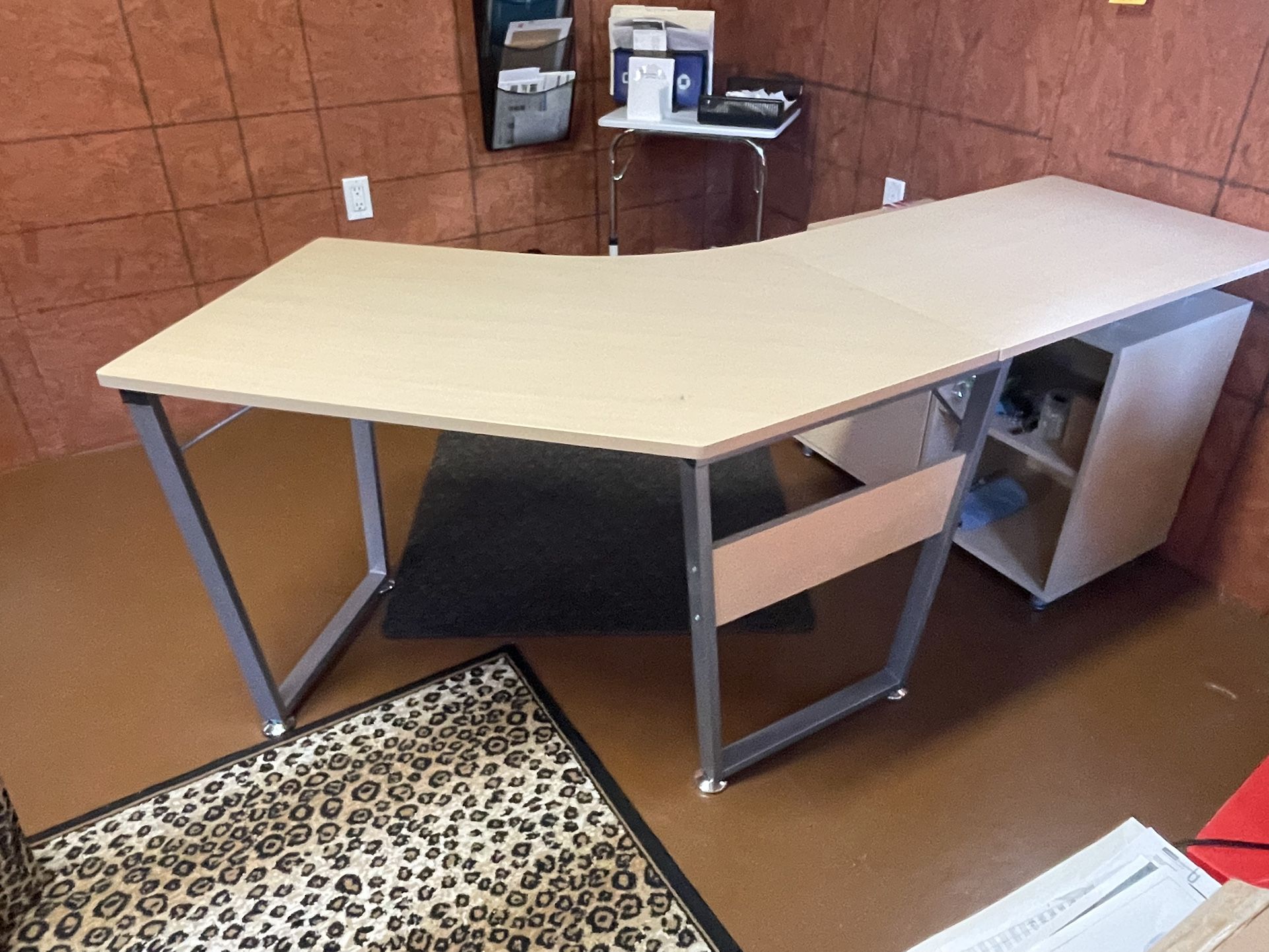Desk- White/Light Washed Oak
