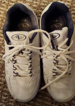 Mens Tennis Shoes, NEW 7.5 W
