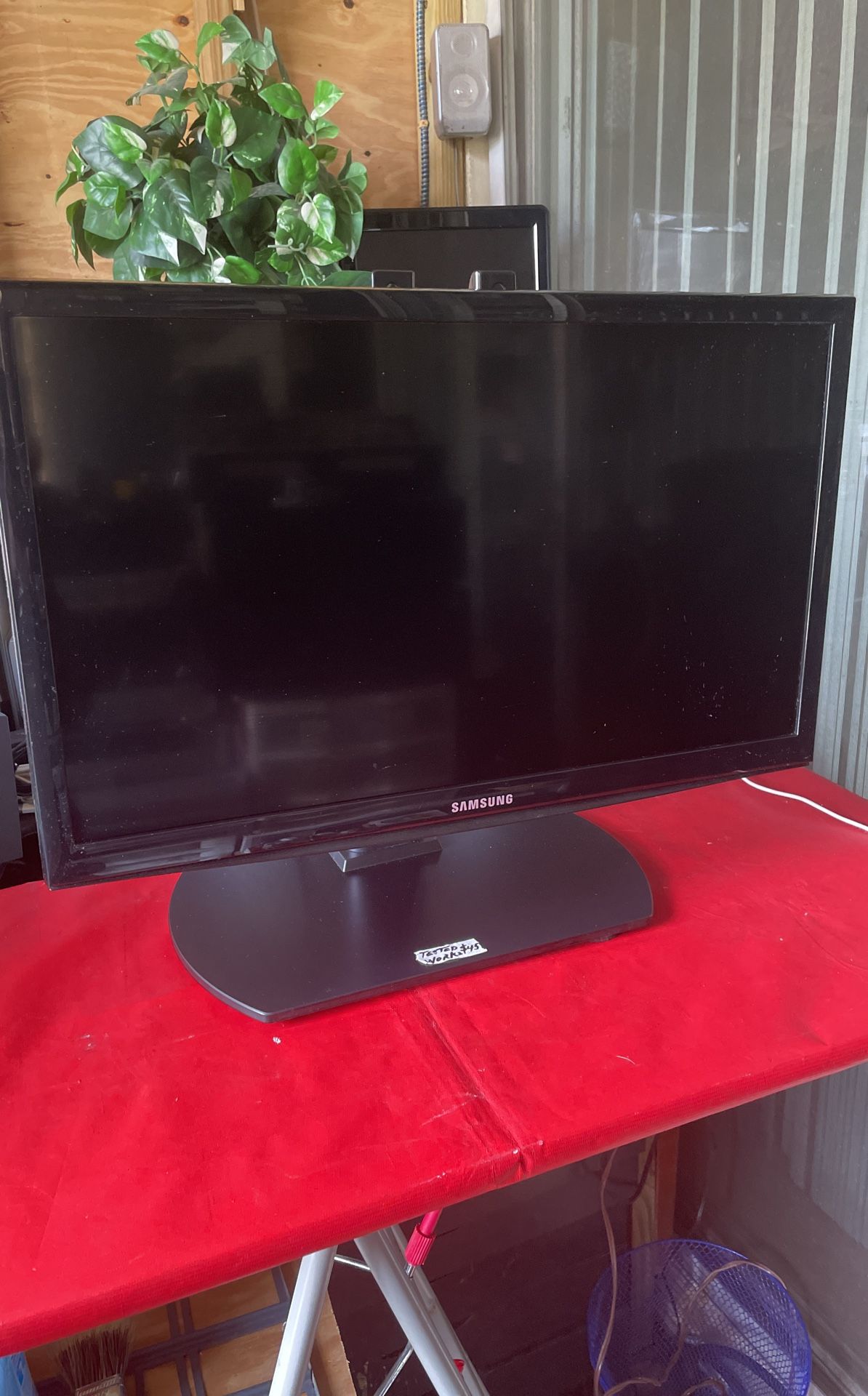 Samsung 25 inches monitor/TV