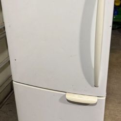 Refrigerator $100