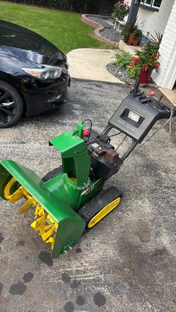 John Deer 8 hp TRX26 Snowblower