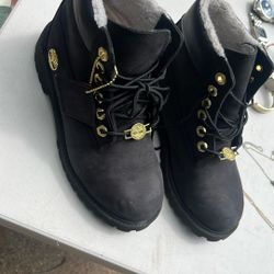 Timberland Boots Size 4 Like New