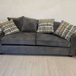 Free Couch 