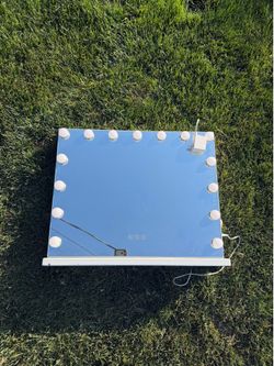 Vanity mirror