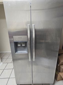 Frigidaire 22.3 Cu. Ft. Counter-Depth Side-by-Side Refrigerator – Stainless Steel – Excellent Condition