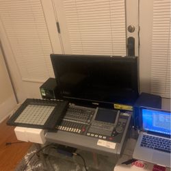 Studio Set Up 