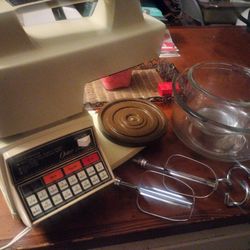 Oster Electric Mixer