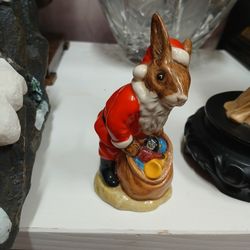 Royal Doulton Santa Bunnykins figurine. 