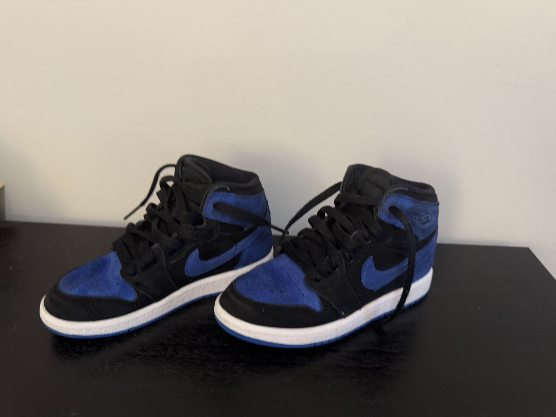 Nike Air Jordan 1 Retro High OG Shoes Youth Size 12C