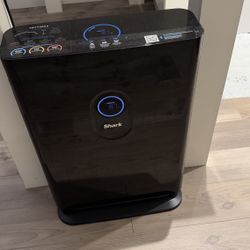 Shark Air Purifier 4 (HE402) – 1 yr old – $125 CASH – Newport JC pickup