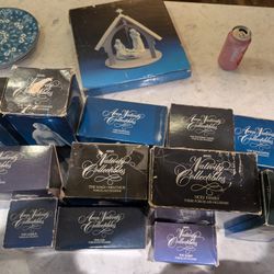 Vintage 1988 Avon Nativity Collectables