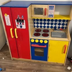 Wooden Play Kitchen With Accessories 