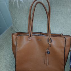 Nine West Purse , Good Condition 