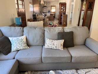 Sectional Sofa (Gray)
