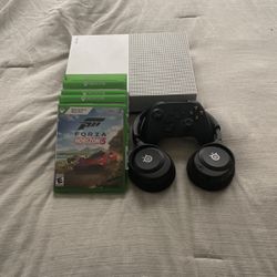 Xbox One S And Headset