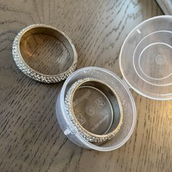 $40 2 Women’sBracelets 