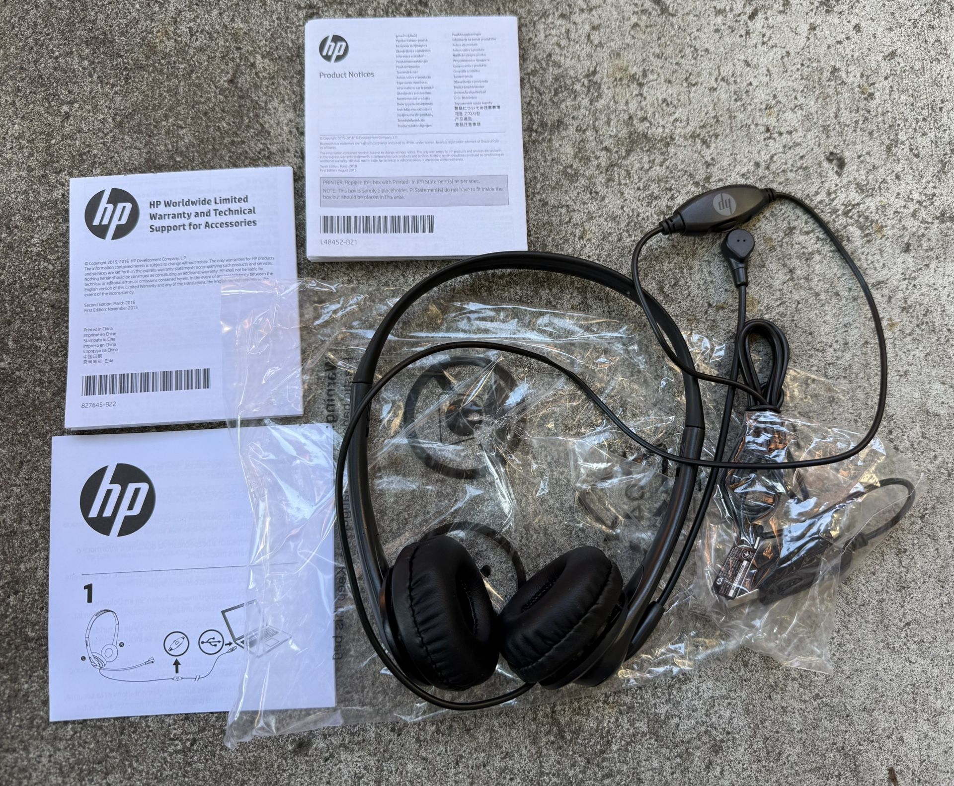 HP Stereo USB Headset with mic (New)