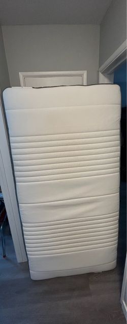Free  FULL SIZE mattress pickup only