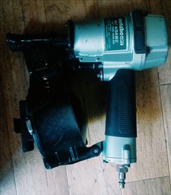 Hitachi Coil Roofing Nailer