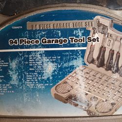 94 Piece Garage Tool Set