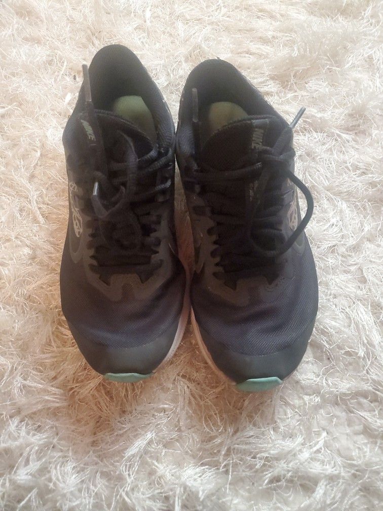 Nike Shoes 4Y