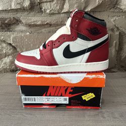 New DS Jordan 1 Retro High Chicago Lost And Found Size 4.5Y /6 Women