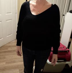 New Black Knit Sweater Cropped Waist Long Sleeved 