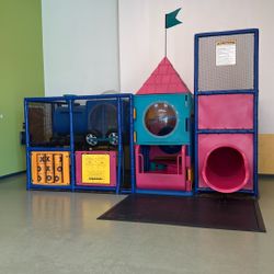 Juego Infantil Comercial Interior con Resbaladilla – $6,500 OBO – Dallas TX