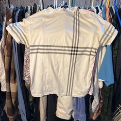 BB T Shirt Size Kids Large Fits Like Men’s Small 