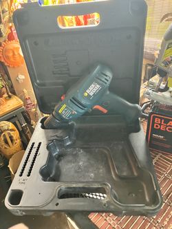 Black and Decker Drill and Drill bit set