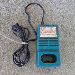 Makita Fast Charger DC9700A Battery Charger DC 7.2V,DC 9.6V 115 V 35W 50-60 HZ