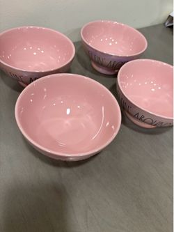 Pink bowls (set of four)