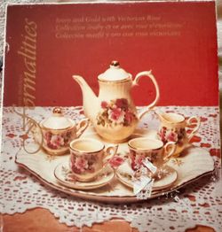 Formalities Mini tea set